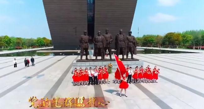 二次元AI女神高清手机壁纸:白玉参差凤凰声,天仙借女双翅猛